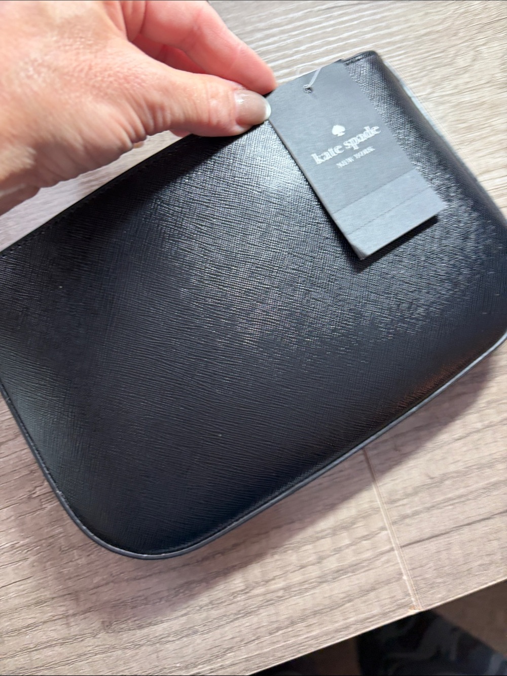 kate spade black patent saffiano wristlet clutch with gold plaque - Picture 5 of 7